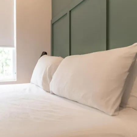 Prime West End 2br W, Sauna And Balcony Near Vandy! * Nashville