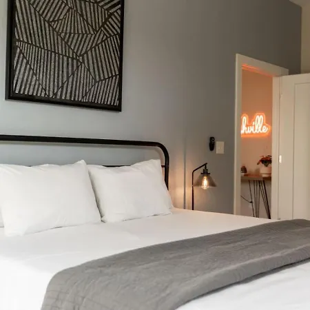 Prime West End 2br W, Sauna And Balcony Near Vandy! Apartment *