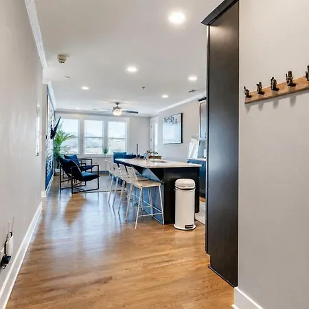 Apartment Nations Sky Retreat 2br Private Rooftop Views