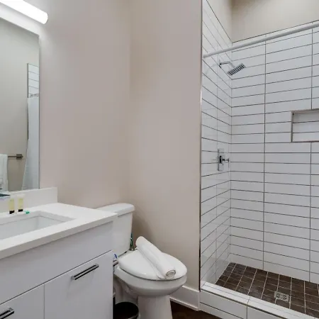 Prime West End 2br W, Sauna And Balcony Near Vandy! Apartment Nashville