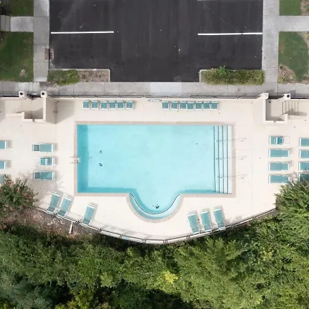 Chic Retreat, River Views And Vip Vibes