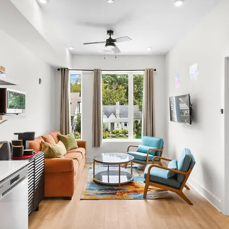East Cozy Retreat Apartment