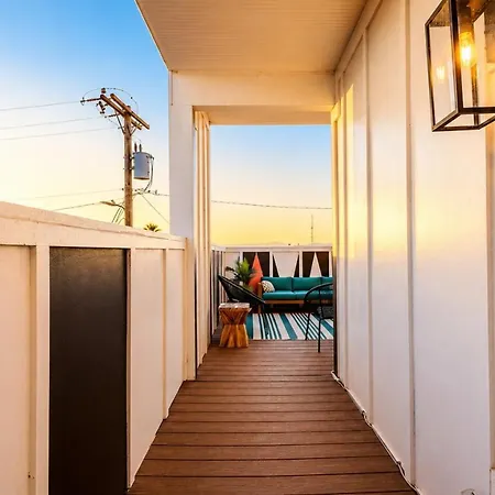 Nations Sky Retreat 2br Private Rooftop Views Apartment