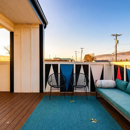 Apartment Nations Sky Retreat 2br Private Rooftop Views