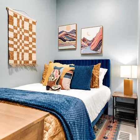 Apartment New Design-2 Miles To Broadway *