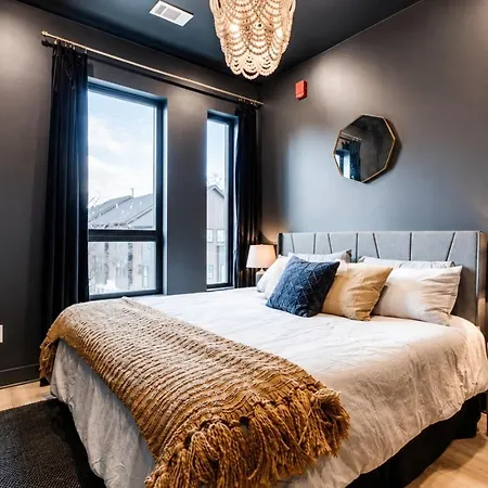 Spacious Floor Sleeps 6 Apartment Nashville