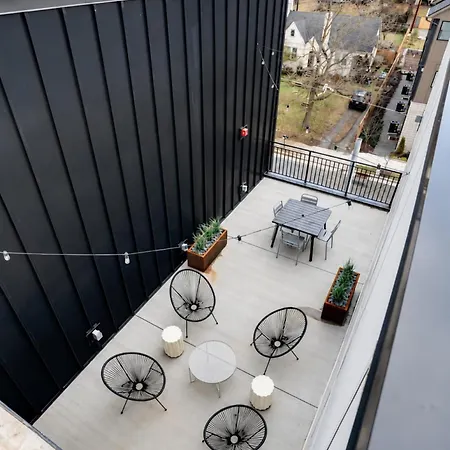 Spacious Floor Sleeps 6 Apartment Nashville