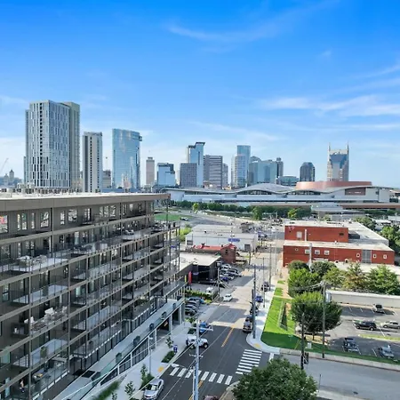 Skyline Nights Downtown Nash W/ Views, Pool, Gym * Nashville
