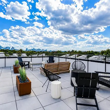 Spacious Floor Sleeps 6 Nashville