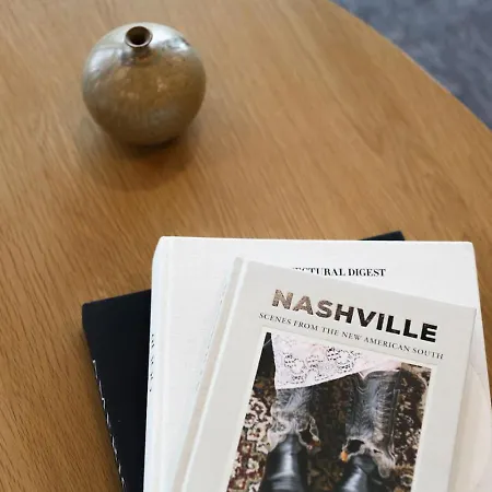 Skyline Nights Downtown Nash W/ Views, Pool, Gym Apartment