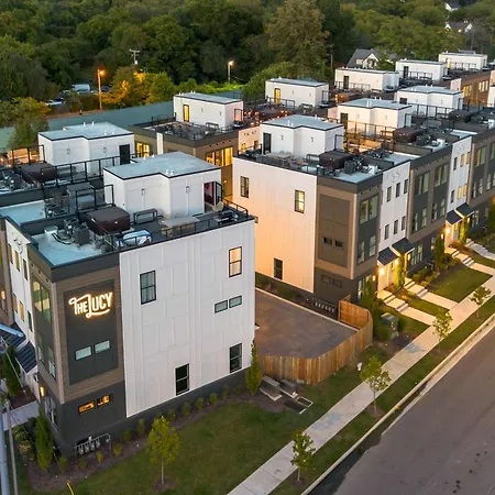 Escape With Skyline Deck And Hot Tub