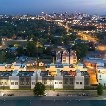 Rooftop Fire Pit Lounge Skyline Dt Nash Views Holiday home Nashville