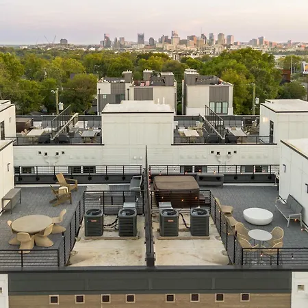 Holiday home Rooftop Fire Pit Lounge Skyline Dt Nash Views *