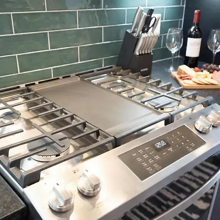 Holiday home Luxe 4br With Fire Pit Grill And Views *