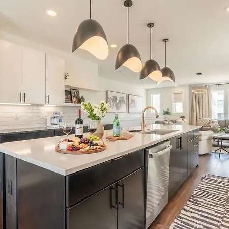 Luxe 4br With Fire Pit Grill And Views Nashville