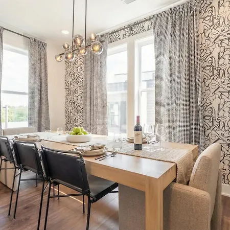 Luxe 4br With Fire Pit Grill And Views Holiday home
