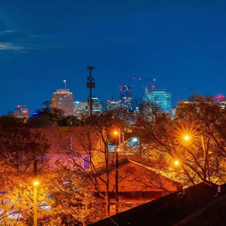 Skyline Views With Double Rooftop Deck & Game Holiday home Nashville