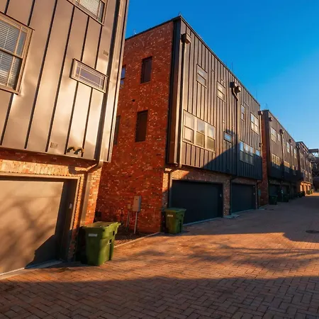 Skyline Views With Double Rooftop Deck & Game * Nashville