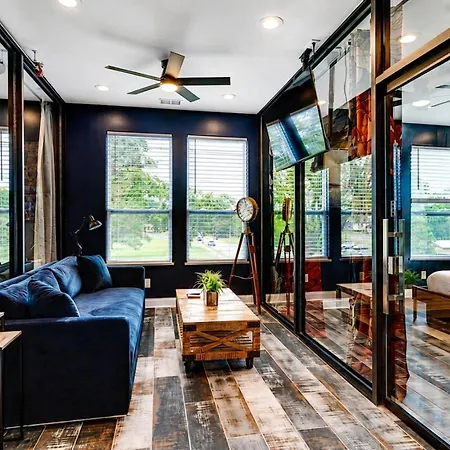 Apartment Gallant Glass 4br Floor Walk To Vandy! Nashville