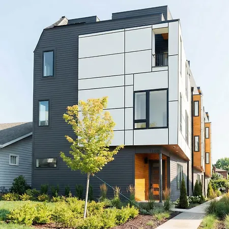 Holiday home Dual Homes Rooftop Deck In Downtown