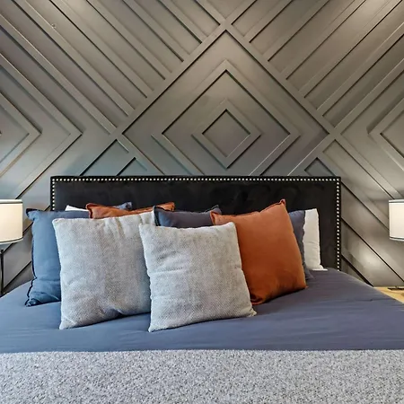 Holiday home Rooftop Views 4br 4ba 7 Beds Near Broadway Nashville