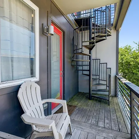 Holiday home Chic Near Downtown Sleeps 14 Nashville