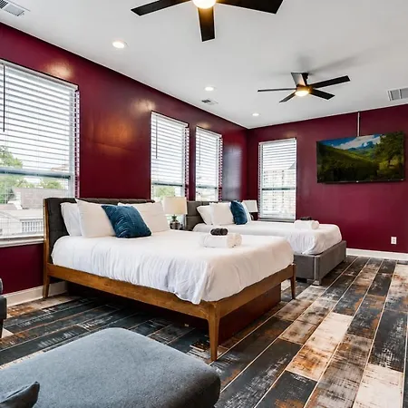 Apartment Gallant Glass 4br Floor Walk To Vandy! *
