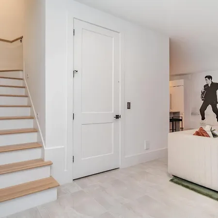 Elevator With Rooftop Hot Tub & Spacious Yard