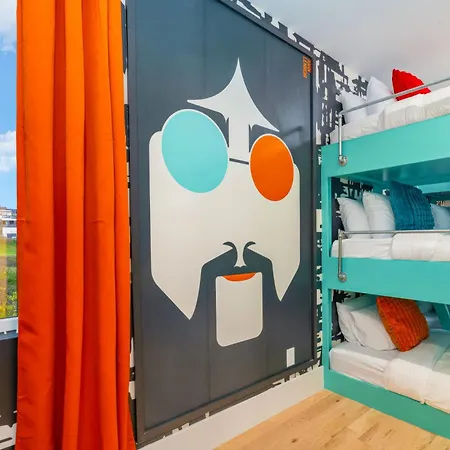 Elevator With Rooftop Hot Tub & Spacious Yard * Nashville