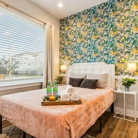 Holiday home Private With Rooftop Game Near Downtown
