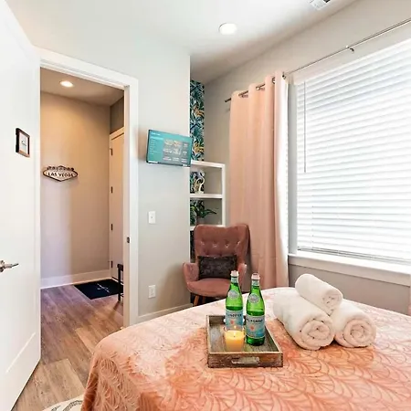 Holiday home Private With Rooftop Game Near Downtown *