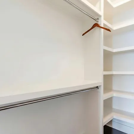 Rooftop Views & Patio Lounge Near Downtown * Nashville