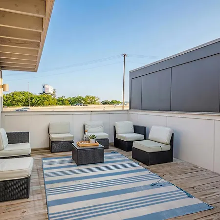 Rooftop Views & Patio Lounge Near Downtown
