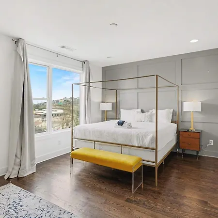 Holiday home Modern Townhome W Rooftop Views Near Broadway Nashville