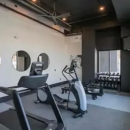 Modern For 6 With Rooftop & Gym Near Dt