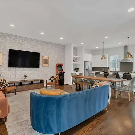 Stylish Townhome W Rooftop Views Near Broadway * Nashville