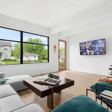 Modern Palette - Private Patio - Mins To Broadway * Nashville