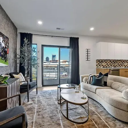 Holiday home Hyve-anthem-private Balconies-walk To Broadway *