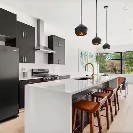 Canvas-near Broadway & Tennessee State Holiday home Nashville