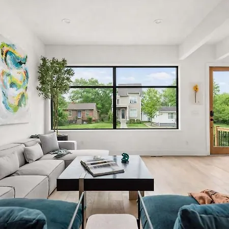 Canvas-near Broadway & Tennessee State Holiday home Nashville