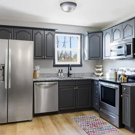 Amazing Backyard Only 2 Miles To Downtown With Sauna And Firepit Holiday home Nashville