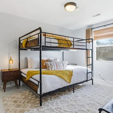 Amazing Backyard Only 2 Miles To Downtown With Sauna And Firepit * Nashville