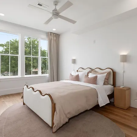 Holiday home 12 South With Rooftop Sauna And Wet Bar With 2 Car Garage