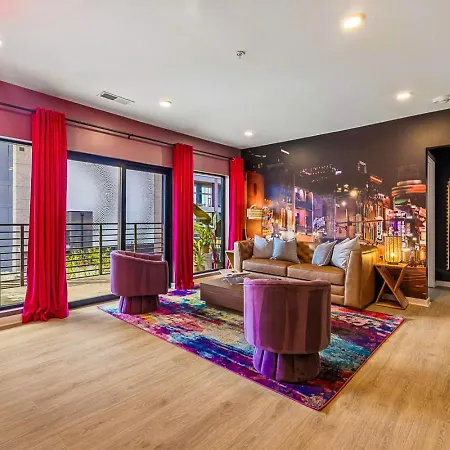 Walk To Broadway From The Hidden Gem With Pool Gym And Nashville