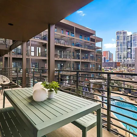 Walk To Broadway From The Hidden Gem With Pool Gym And Nashville