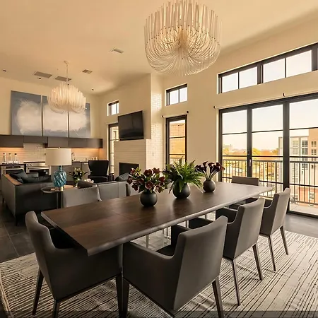 Hotel The 121