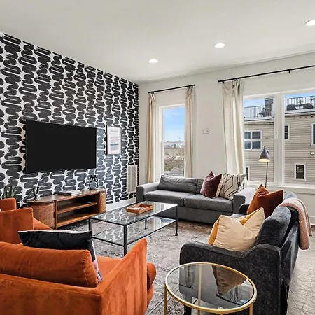 2 Stylish Townhomes W Rooftop Views Near Broadway