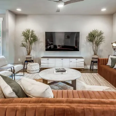 Private Single Family Luxury Hot Tub Holiday home *