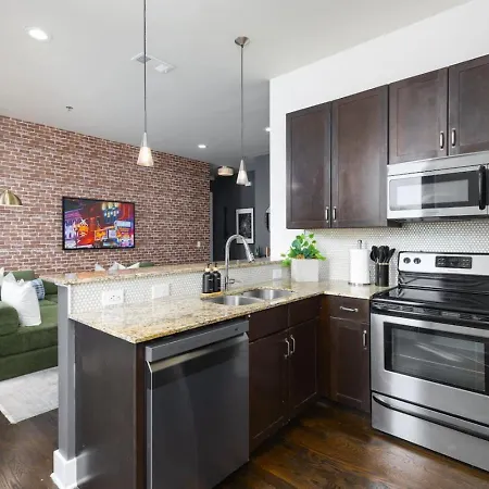Holiday home With Garage Parking - By Vanderbilt And Only 2 Miles To Downtown