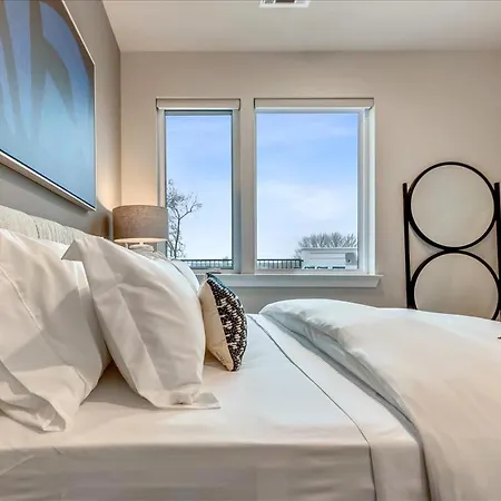 Niche Getaway Balcony Holiday home